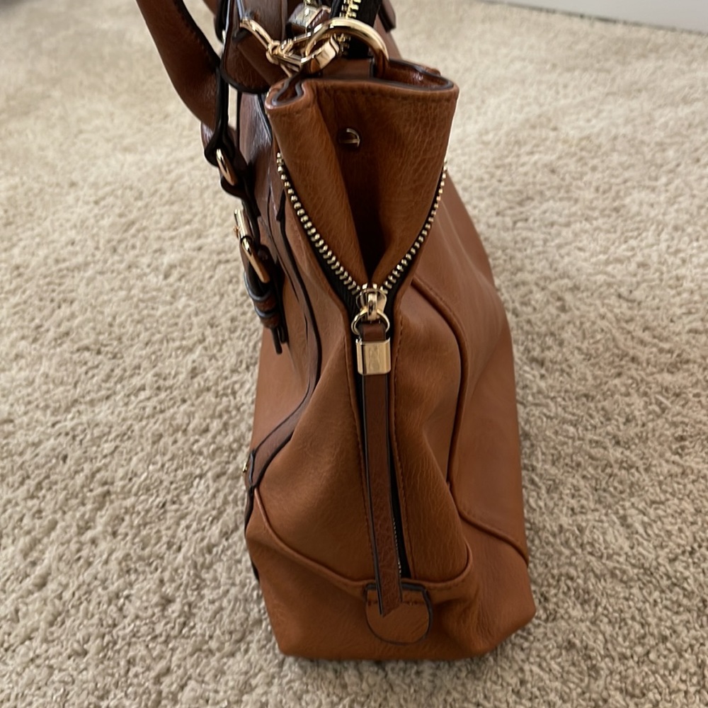 Elegant Brown Leather Tote Bag - Picture 3 of 5